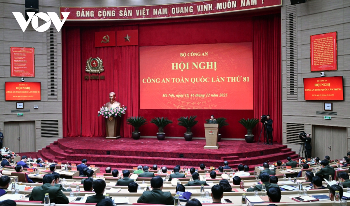 PM urges public security force to ensure security for Party Congress, elections